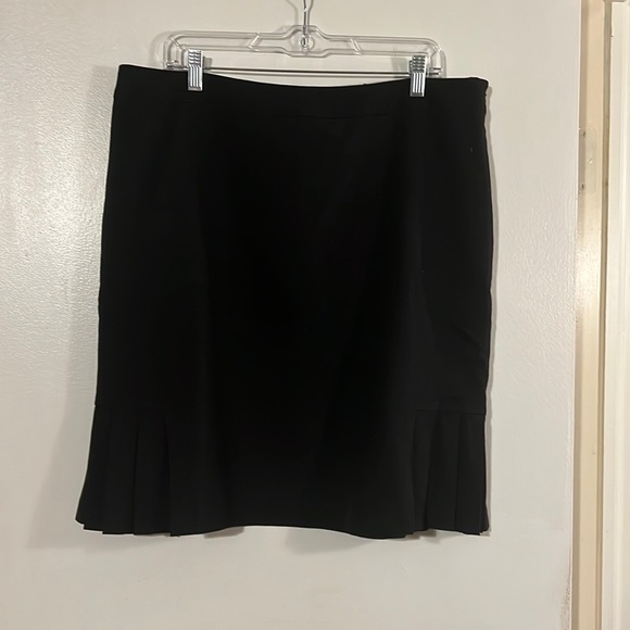 Tahari ASL Dresses & Skirts - Tahari by Arthur S. Levine black straight skirt with pleat detail at side knee